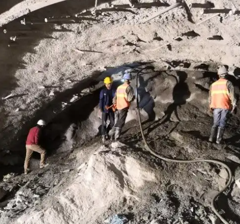 新乡拱顶带模注浆料的施工流程及注意事项